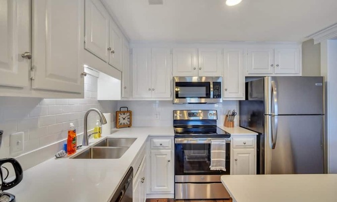 Statesboro Apartment | Downtown Loft - Above Bull Barrel Close to Georgia Southern