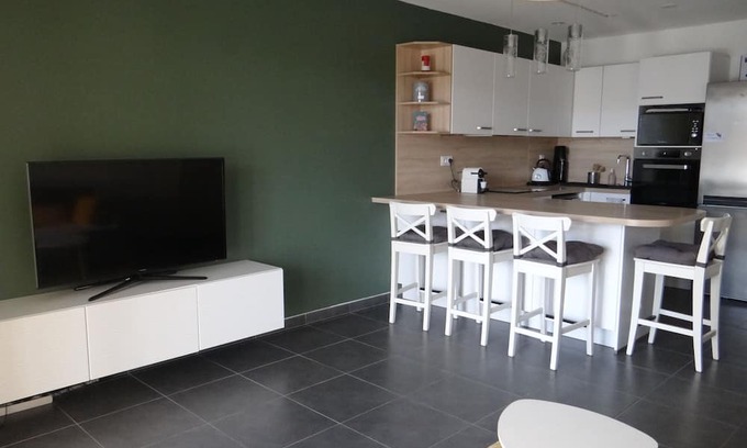Pres d'Arenes Apartment | Appartement Récent Entre Centre-ville et Plages