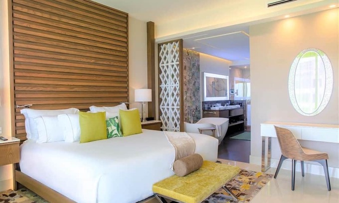 Playa Mujeres Resort | NEW LUXERY 5 DIAMONDS, WITH BEATIFULL FRONT BEACH RESORT, EXCEPTIONAL SERVICE