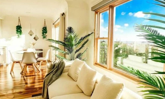 Mission Hills Condo | Modern Hilltop Haven: Great Location, Sea View, Balcony - Family & Work Friendly