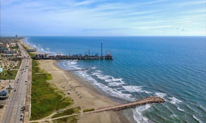 Galveston House | Oceanview beach house with game room and deck, close to beach
