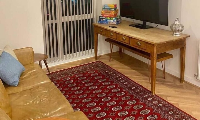 West Thurrock Apartment | Stunning 1-Bed Apartment in Grays & free parking