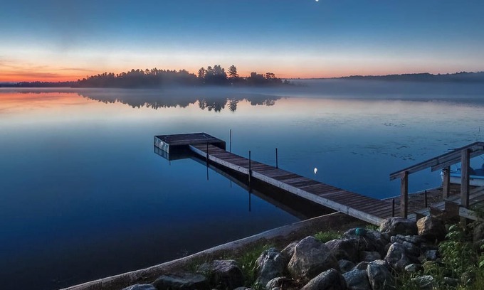 Mercer Cabin | 3 Bedroom with Queen beds plus a pull-out couch just feet from the water!