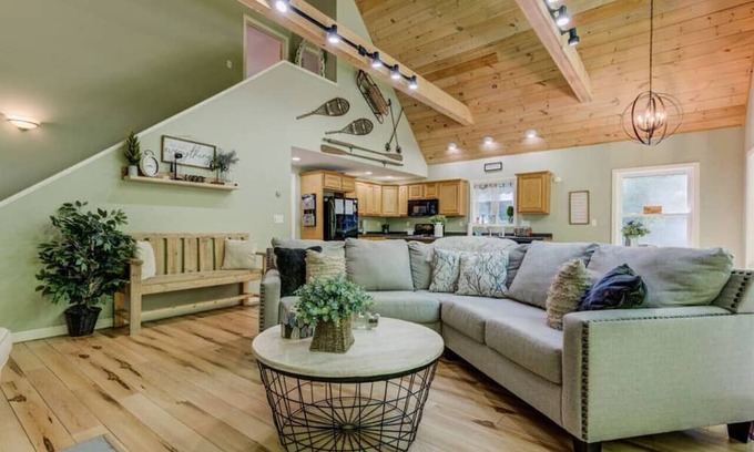 Conway Ski Chalet | Cranmore Adventure, Pet-Friendly |Game Area