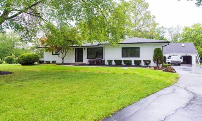 The Village of Indian Hill House | Friends and Family LG Luxury Home Near Indian Hill
