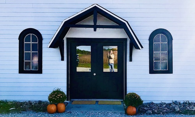 Sturgeon Bay House | Vacation in a renewed cheese factory in the center of everything in Door County