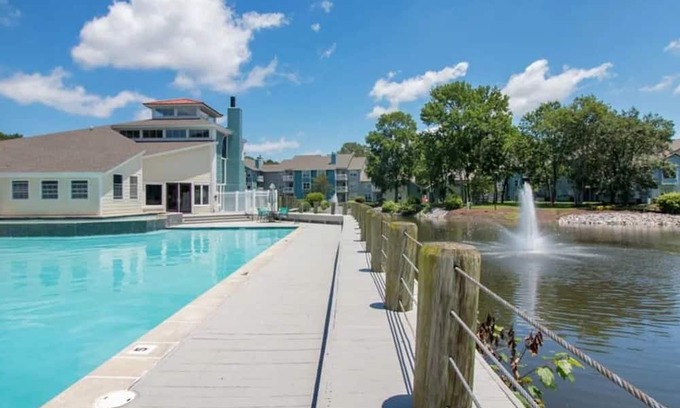 North Central Apartment | Luxury Apartment - 10 min from oceanfront