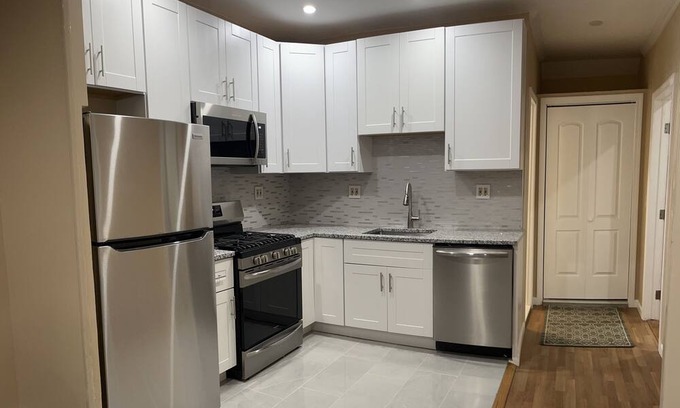 Meriden Apartment | Charming 2-Bedroom Apartment