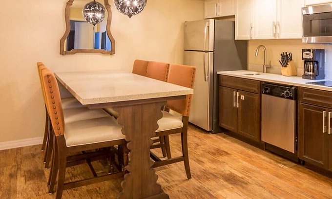Volusia County Resort | OCEANFRONT - 2 Bdrm w/balonies, Casa Del Mar Resort 10 miles from Daytona Beach