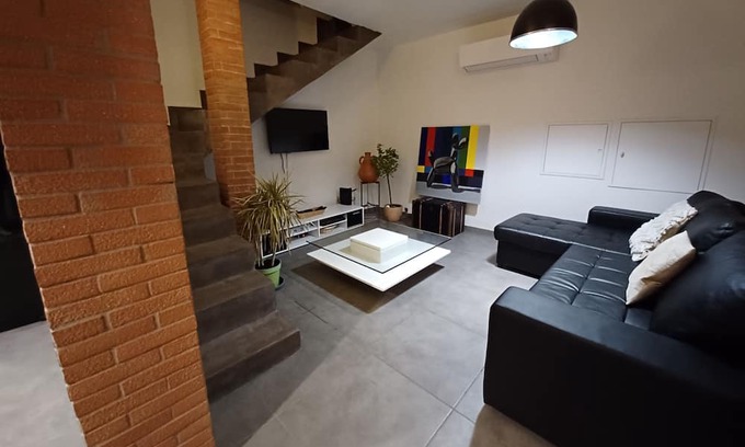 Escalquens House | Vrbo Property