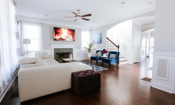 Mechanicsville House | Prime Downtown Oasis