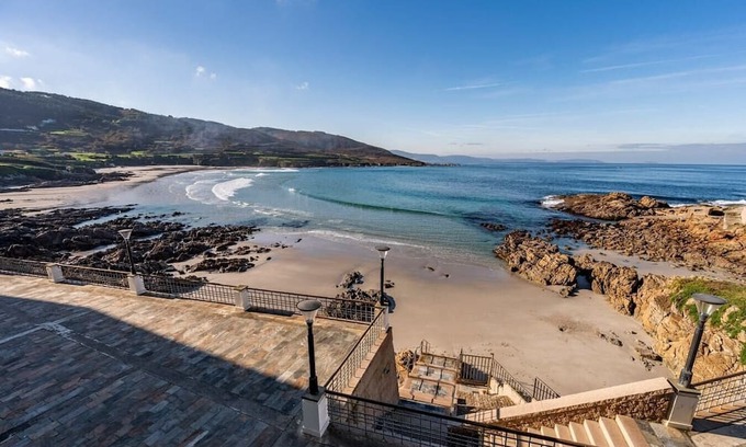Laracha Apartment | Fee4Me Front line beach flat in Caión