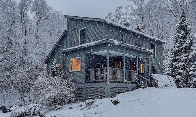 Londonderry Ski Chalet | Rural Luxury by Bromley Mountain