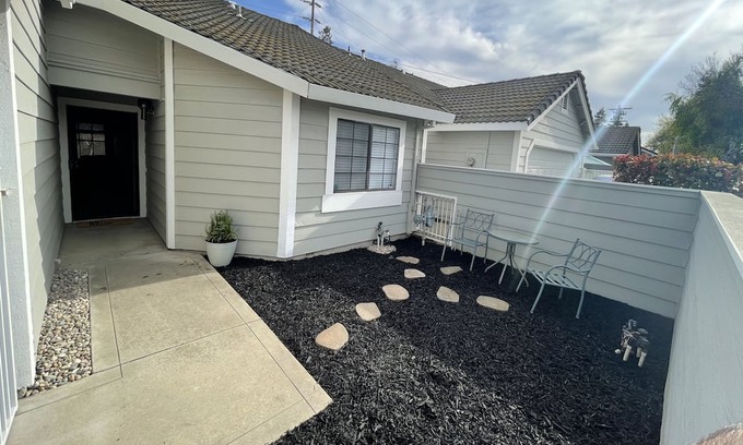 Modesto House | Cozy home in North Modesto