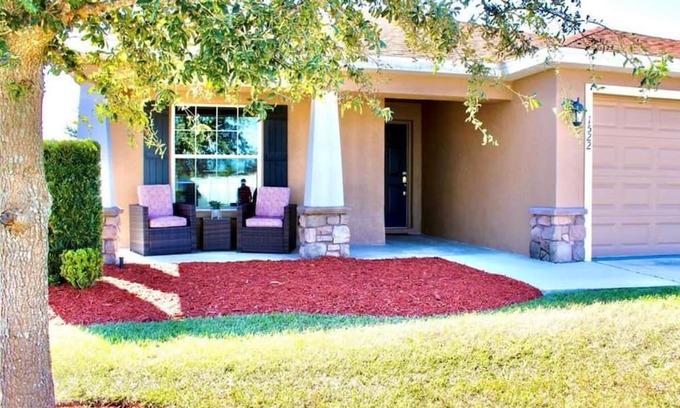 Auburndale House | Welcome Home! This Absolutely ,Beautifully maintained 4 bedroom 2 bathroom!