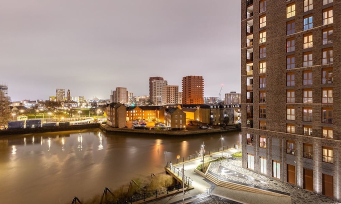 Gascoigne Apartment | Bring the whole family to this great place with lots spaces for fun