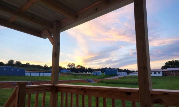 Burkesville House | The Holler Inn at Dale Hollow