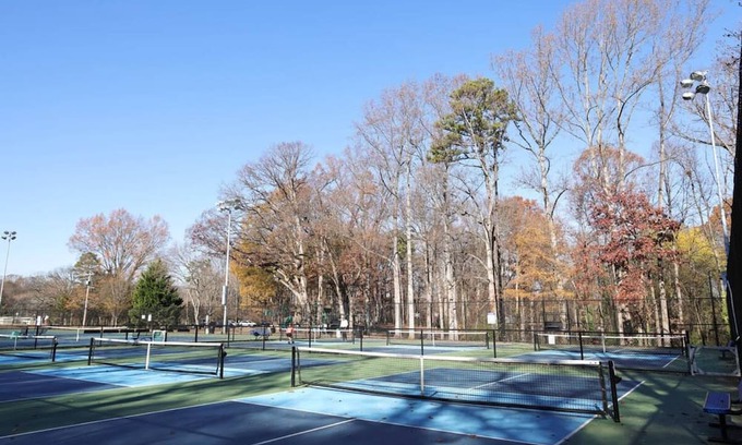 Huntersville House | Ultimate pickleball excursion!