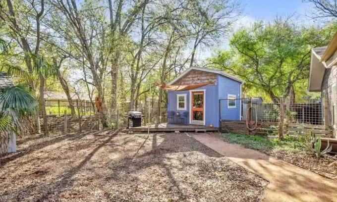 East Congress House | Cute St. Elmo Home-Modern Oasis
