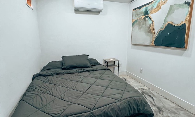 Paw Creek House | Cozy Tiny Home within 5 miles from Uptown, Southend and Airport