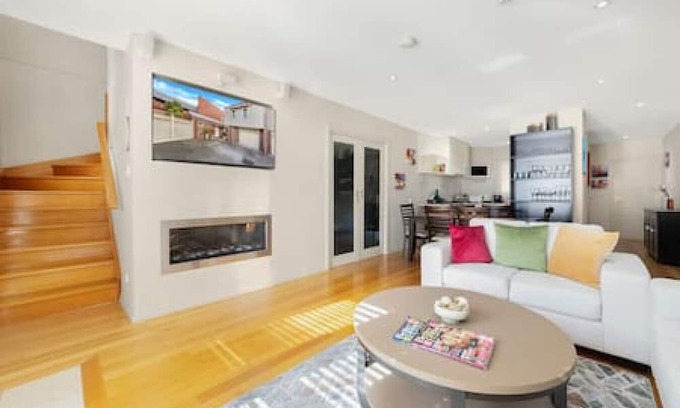 Prahran House | A ‘Hawksburn Village’ Hideaway