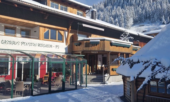 Tannheim Cottage | Doppelzimmer 8 - Gasthaus Pension Bergheim