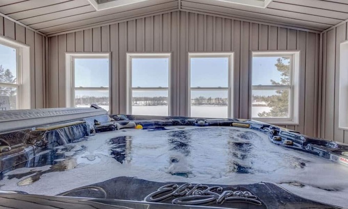 Alberton Cottage | Cozy Waterfront Hideaway: 3BD with Indoor Hot tub