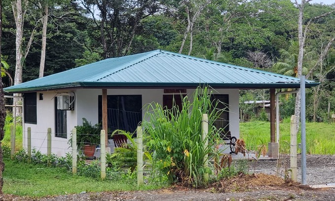 Puerto Jimenez House | Casita en Pueblo Costarricense muy Linda y Segura Pura Vida