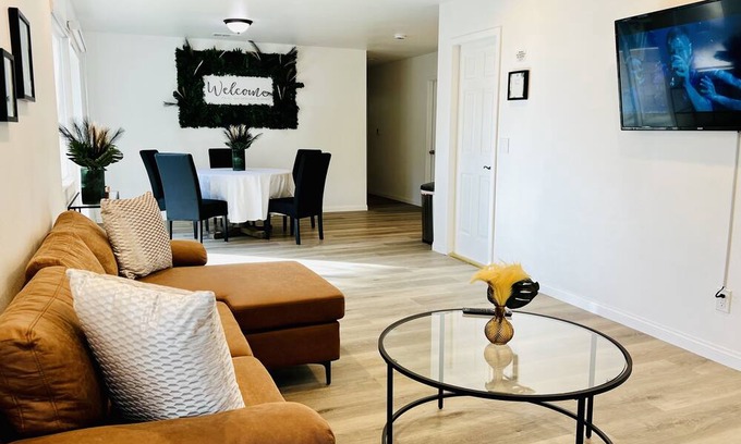 Rancho Cucamonga House | Relaxing Rancho Cucamonga Home, sleeps 6, full kitchen, great location!