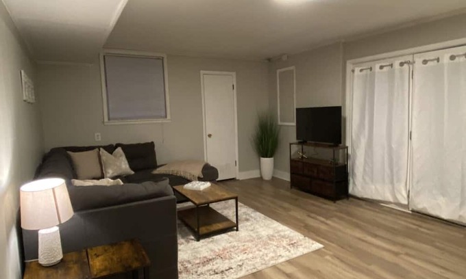 Charlotte Park House | 2 bed 1 bath in Charlotte Park, West Nashville. Pet Friendly!