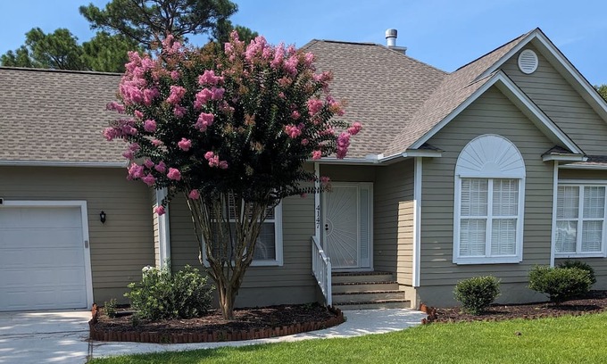 St. James House | Completely renovated charming cottage style home - pet friendly!