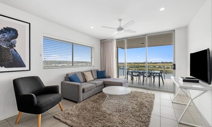 Birtinya Apartment | Sunshine Coast 3 Bedroom unit