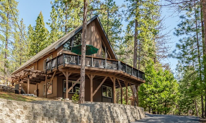 Glencoe Cabin | Country Club Chalet- Free Lake Access, EV Charger