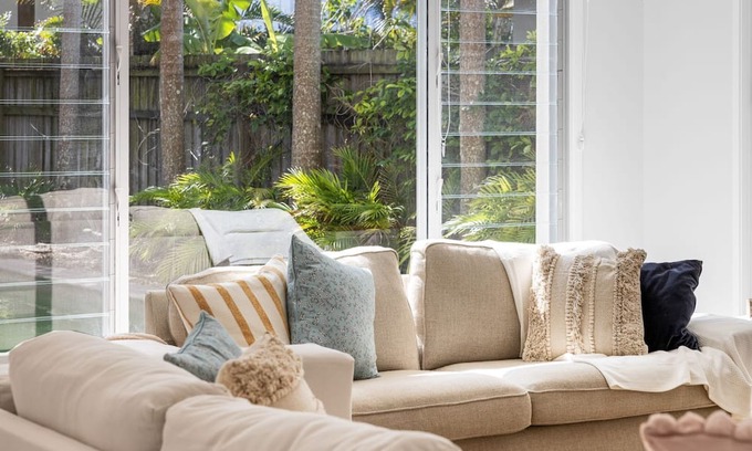 Mount Coolum House | Mount Coolum Family Friendly Beach House