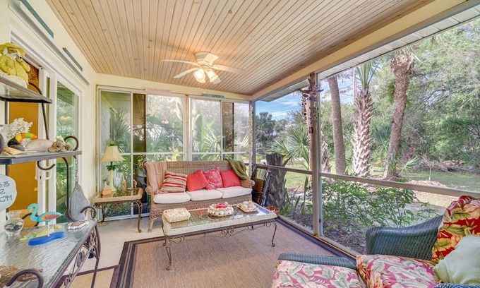 Sebastian Highlands House | Sebastian Home w/ Screened Lanai: 8 Mi to Beach!