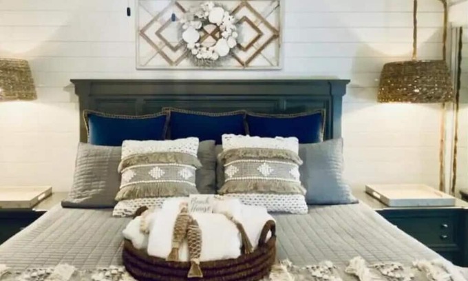 Folly Field Villa | OceansideResort-King Bed-Sleeps 6-Quick Walk to the Beach-Family Friendly Resort