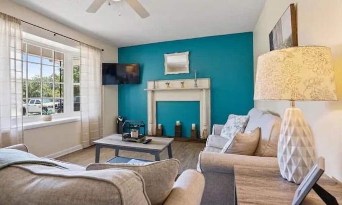 South View House | The Lexington Farmhouse -New Listing!