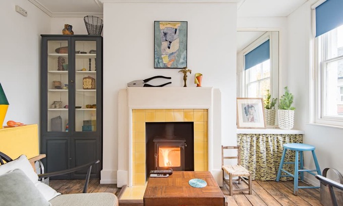 Folkestone House | Lovely end of terrace holiday home with a wonderful, quirky vibe, blending art deco with mid-century