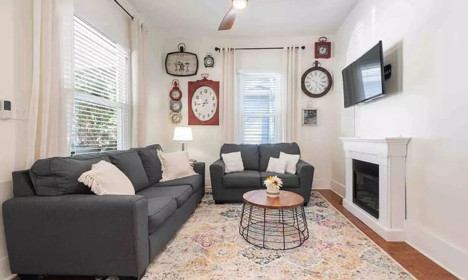 West End Apartment | Newly Renovated-In Historic West End-Sleeps 8