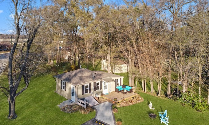 Machesney Park Cottage | Charming Cottage