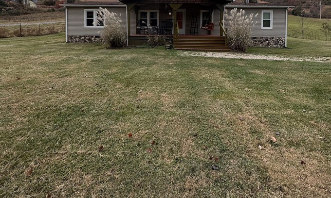 Johnson City Other | Quiet-Cozy House in Mnts in Johnson City, TN