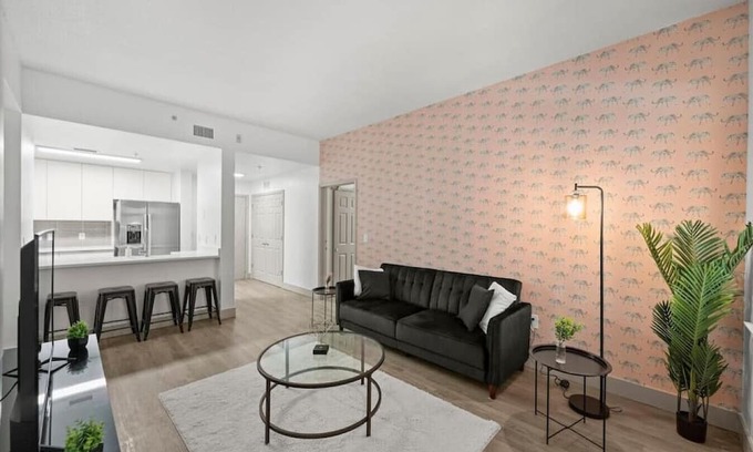 Charlotte Center City Apartment | Pink Apt - Walk Everywhere!