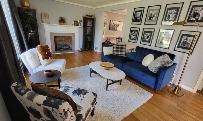Lyndhurst House | Looking for a roomate Queen Bed