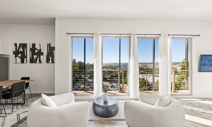 Mission Valley East Condo | Ciao Stays