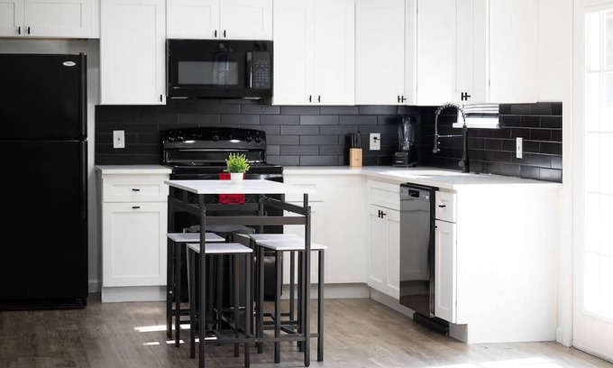 Haltom City House | Treat yourself-home heart of DFW metroplex