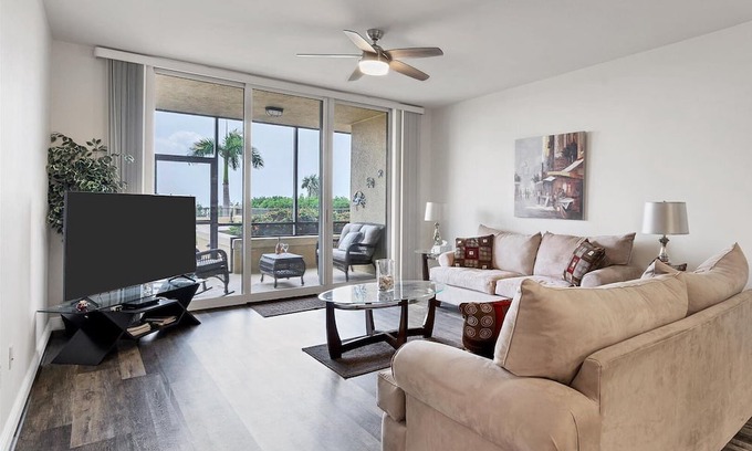 Burnt Store Marina Apartment | 3 Bedroom Condo 728652 by Houzlet