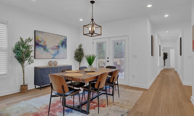 Collier Heights House | This house is a 4 bedroom(s), 3 bathrooms, located in Atlanta, GA.