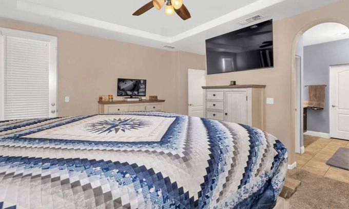 Merced County House | “Family Friendly ~ Pet Friendly ~ GYM ~ Safe Location”