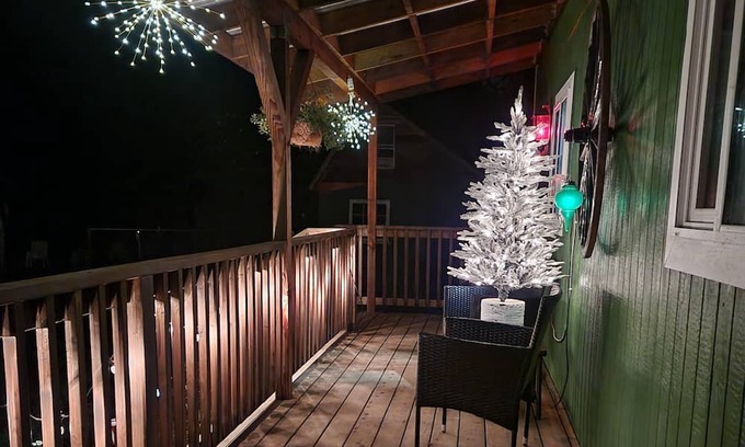 Marcola Cottage | Sweet Little Carriage House tucked into The Willamette National Forest