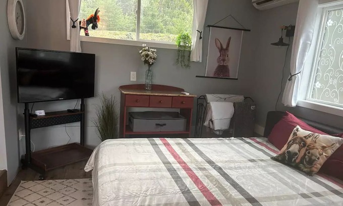 Chemainus Apartment | Long Ears Acre